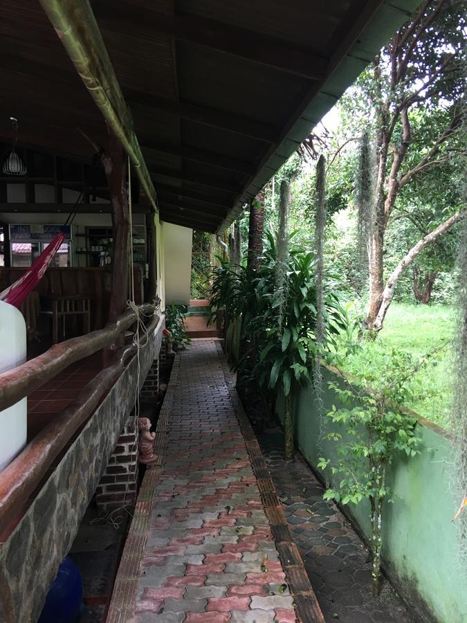 Buddha Raksa Thong Nai Pan Yai Bagian luar foto